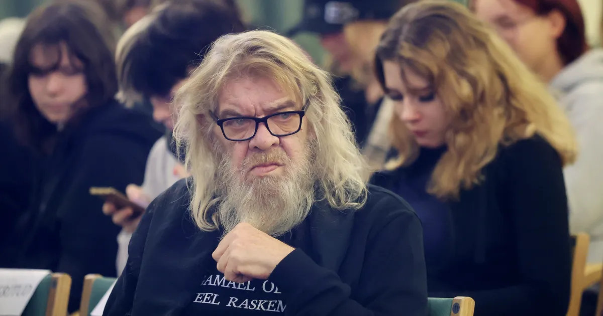 Margus Mikomägi esitleb raamatut, mis jääb tema viimaseks