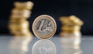 Tarbija nõudis raha tagasi, sest tooli istmekate kulus enneaegu. Kaupleja peab tasuma üle 180 euro