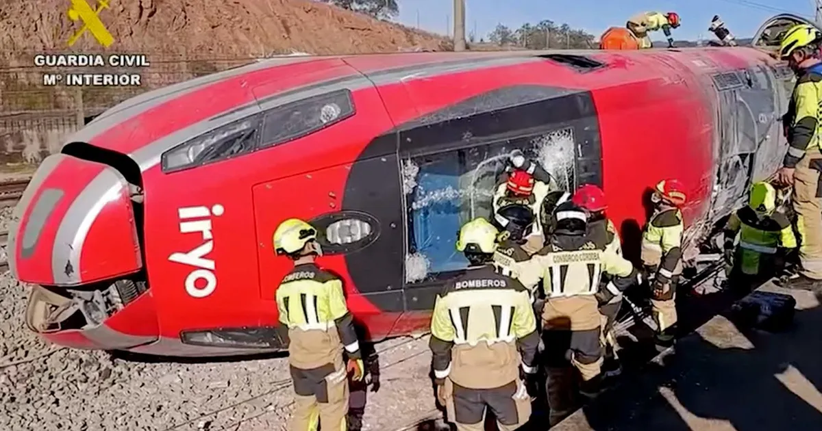 KOHALIK VAADE ⟩ Leinav Hispaania otsib rongiõnnetuse põhjusi - Maailm - Postimees.ee