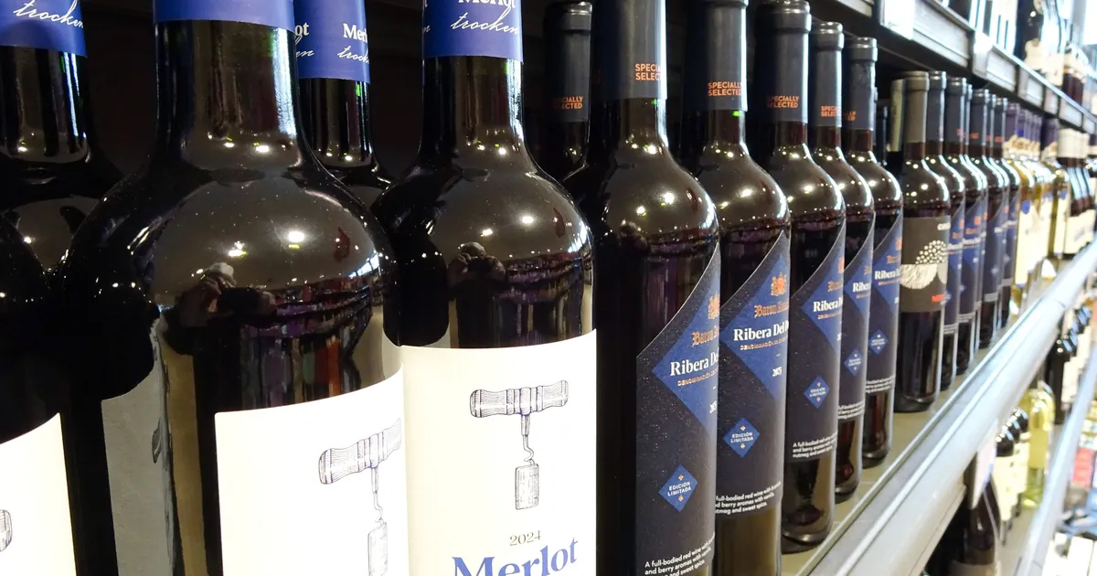 Solvunud Trump ähvardab Prantsusmaad üüratu tollimaksuga veinidele