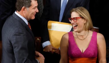 KARM VÄIDE ⟩ Alluvale seksikaid fotosid saatnud endine USA senaator hävitas pikaaegse abielu