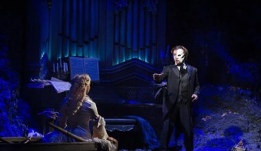 VIDEO ⟩ Mis toimub lava taga? «Ooperifantoomi» suurte areenide tuur reisib viimast hooaega