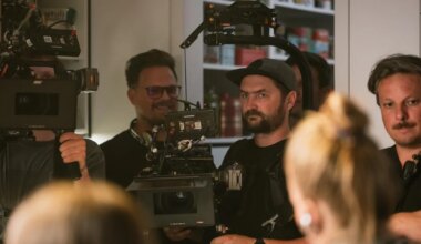 KULTUURIS KUUM ⟩ Mihkel Soe pidi «Täiuslikke võõraid» filmides viis korda päevas särki vahetama