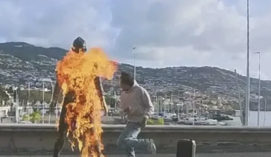 VIDEO ⟩ Vandaal pani Cristiano Ronaldo skulptuuri põlema