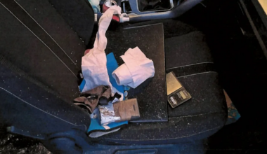 Politsei leidis Tartus sõidukit kontrollides suures koguses narkootilist ainet