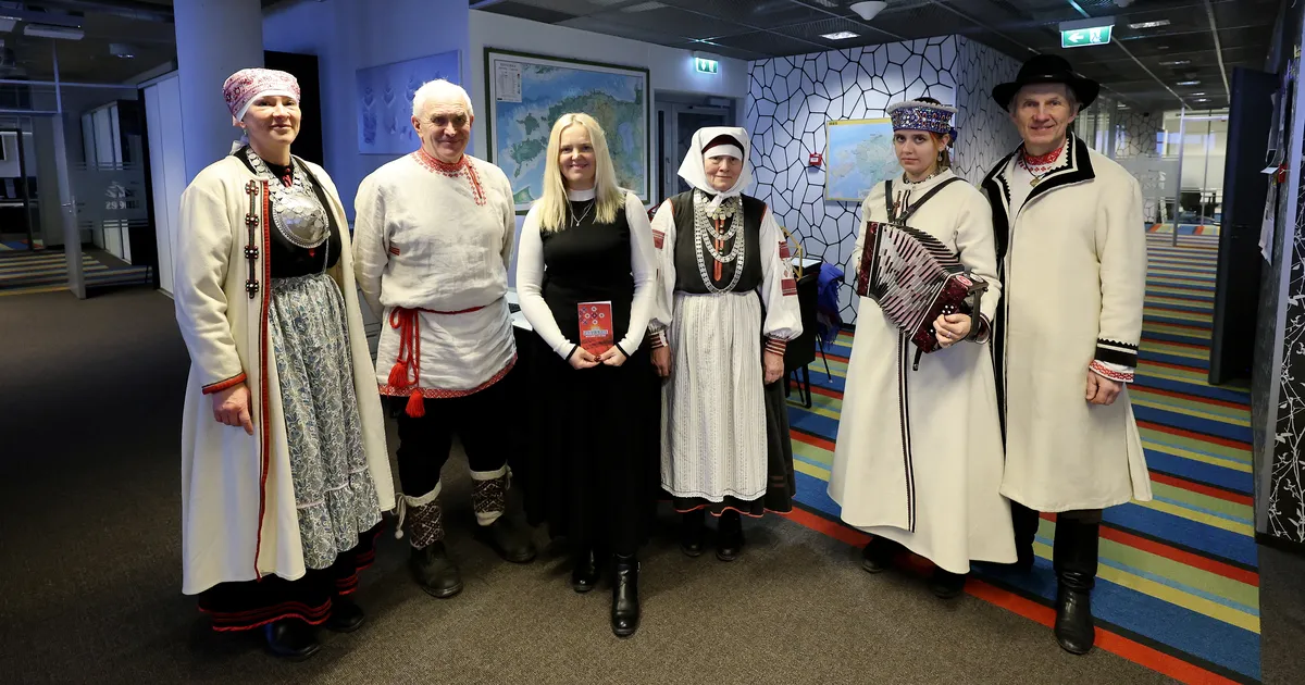 GALERII ⟩ Seto saatkond külastas Lõuna-Eesti Postimehe toimetust