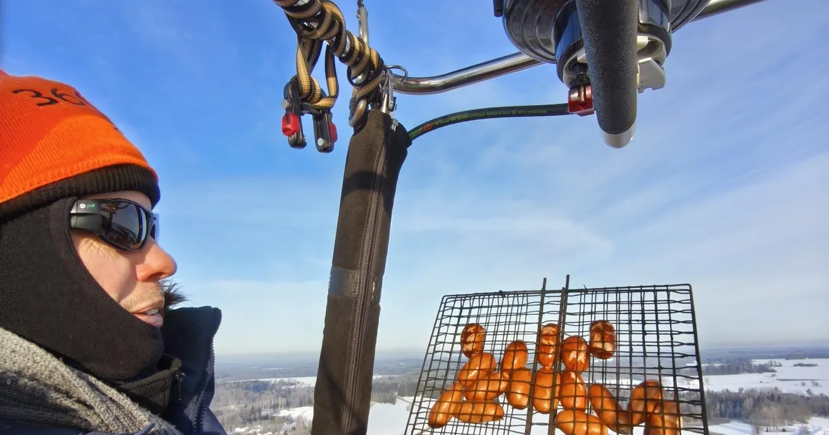 VIDEO JA GALERII ⟩ Kuumaõhupallis grilliti kibekülmal pühapäeval vorsti - sakala.postimees.ee