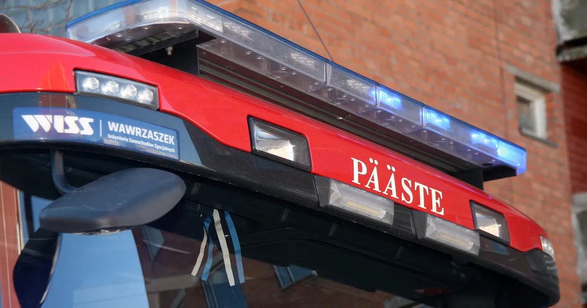 PÄÄSTEAMETI TEATED ⟩ Narvas põles kuur