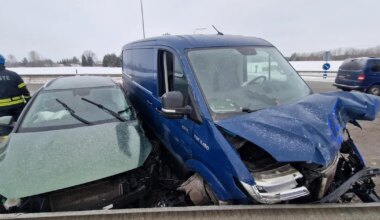 PILDID ⟩ Kambja külje all põrkasid kokku kaks autot, neli inimest viidi haiglasse - tartu.postimees.ee