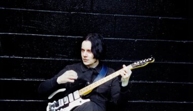 Tänapäevane rokisangar Jack White esineb mai lõpus Lätis