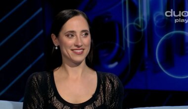 VIHJE KUULUJUTTUDELE? ⟩ Lapsega beebiviiplemise teel suhtlev Elina Nechayeva tegi «Õhtu!» saates abielusõrmuse teemal nalja