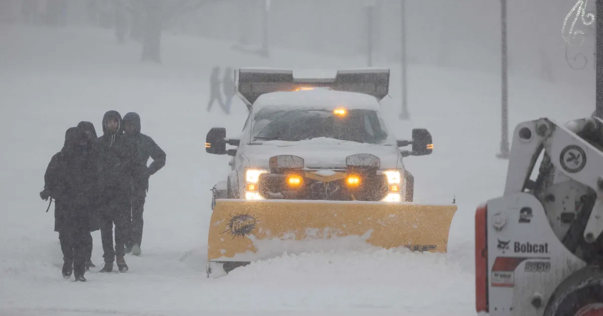 VIDEO ⟩ 30 hukkunut ja saja autoga ahelavarii: USA võitleb jätkuva talvetormiga - Maailm - Postimees.ee