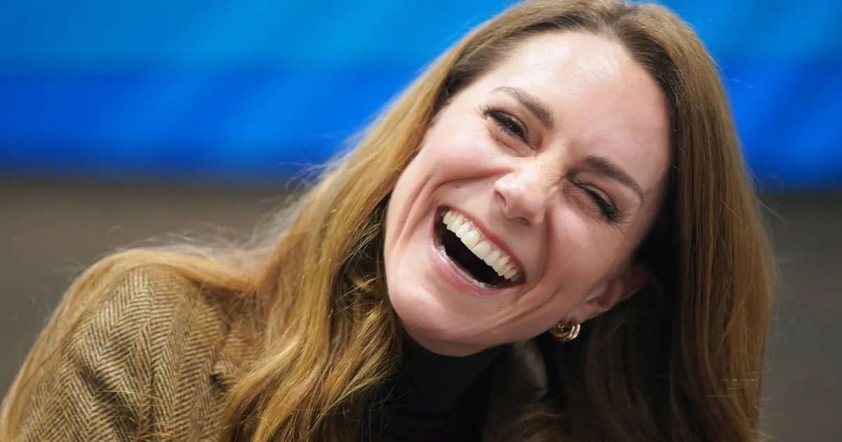 PILDID ⟩ Printsess Catherine ilmus avalikkuse ette soenguga, mida fännid pole varem näinud