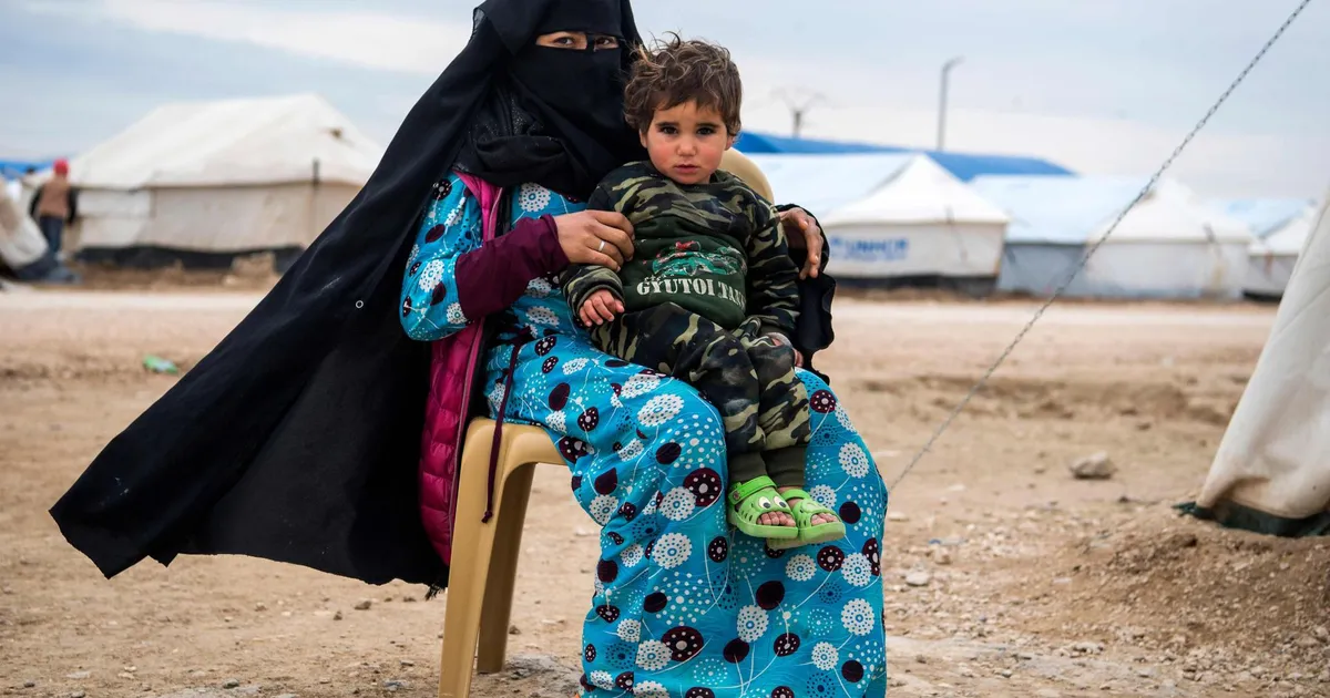 ÜLEVAADE ⟩ Ühendkuningriik toob ISISega seotud naisi ja lapsi Süüriast vaikselt tagasi