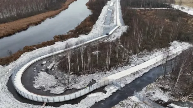 Lõik piiritarast Läti ja Venemaa piiril. Detsember 2025.