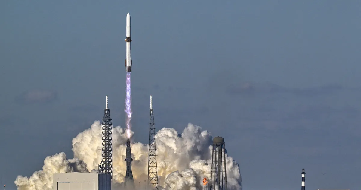 Bezose ettevõte peatab kosmoseturismi, et keskenduda Kuule