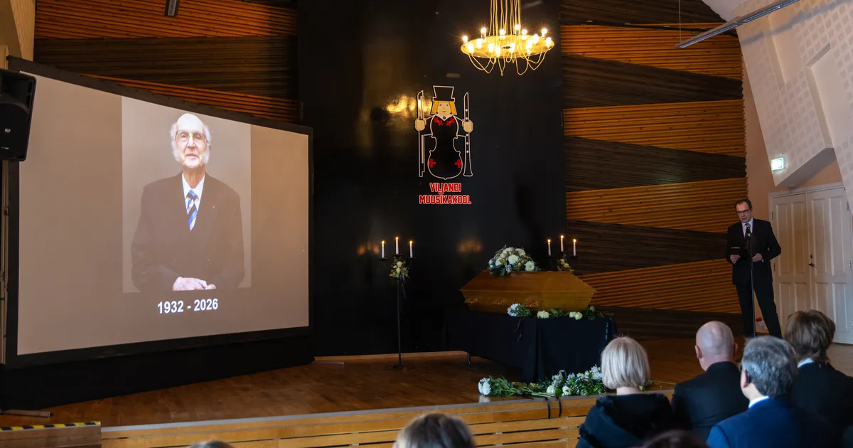 GALERII ⟩ Viljandi muusikaelu edendaja Kalle Tamra saadeti viimsele teekonnale