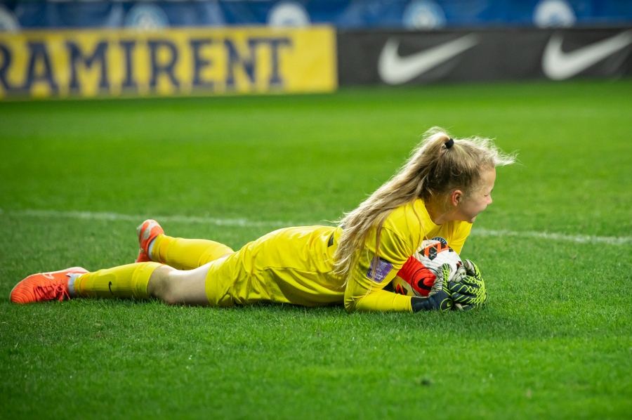Katarina Elisabeth Käpa oli Eesti väravasuul hästi ees. Foto: Liisi Troska / jalgpall.ee