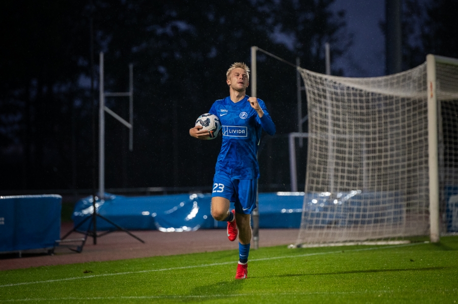 Tammeka seitsmest kontrollmängust kaks toimuvad piiri taga