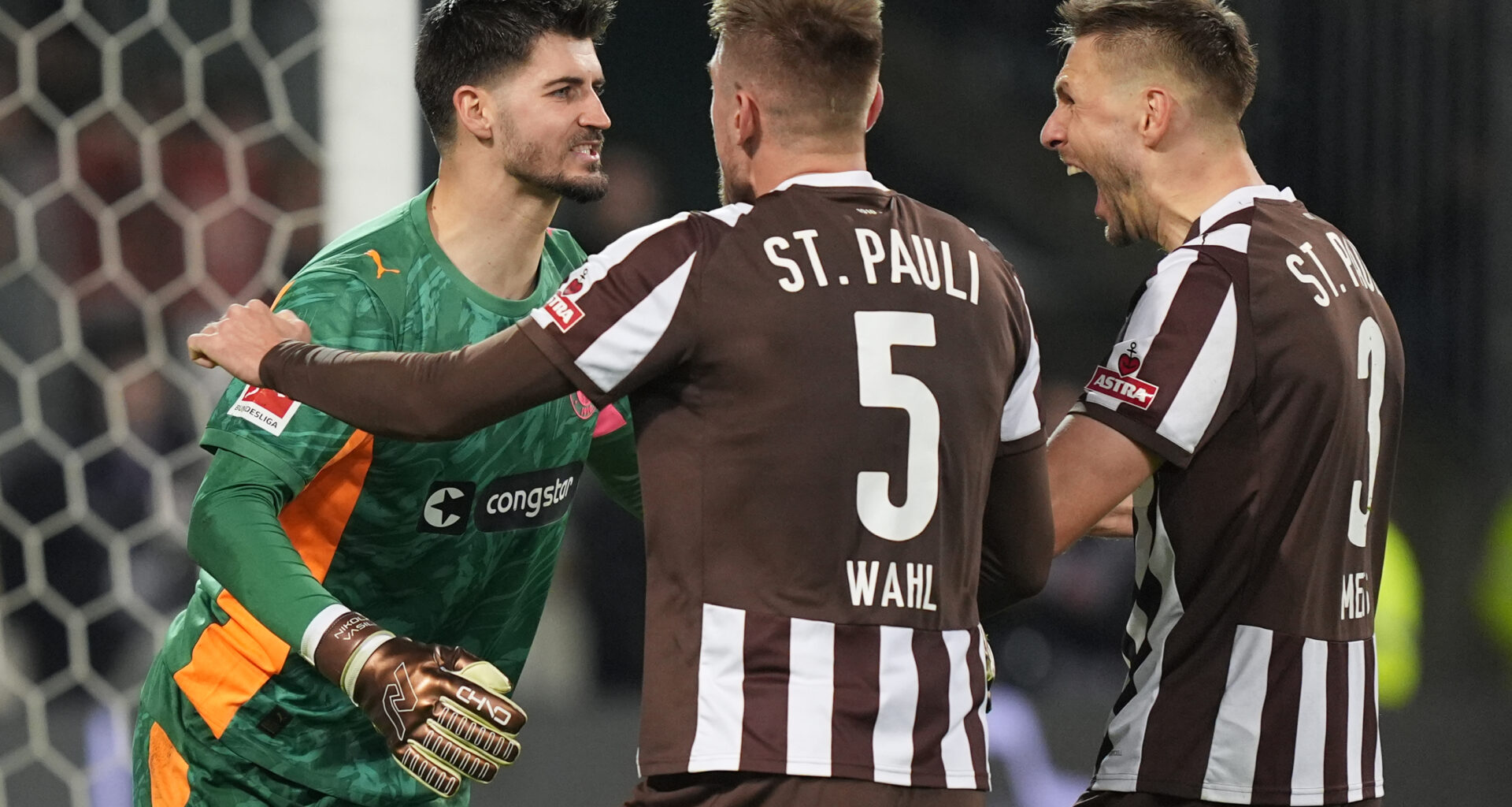 St. Pauli tõi keskkaitsesse uue mehe, kes võib mängida kõigil kolmel positsioonil