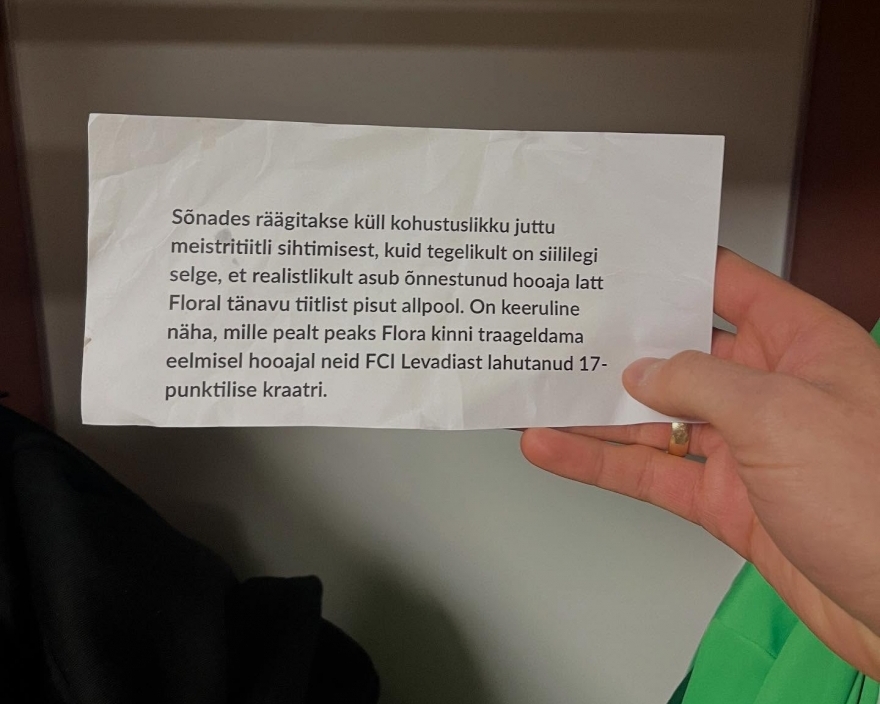 Silt, mille eksemplare Sappinen hooaja eel kogu meeskonnale jagas. Foto: Markus Poom / Instagram 