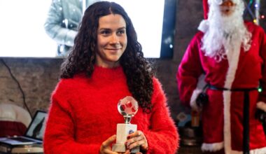 Naiste meistriliiga parima mängija tiitel anti jalgpalligalal kogemata valele mängijale. Nüüd on võitjaid kaks