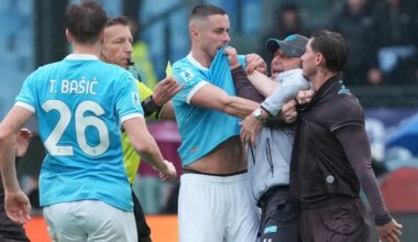 Kolme punase kaardiga mängus sai Conte esimese võidu Sarri üle