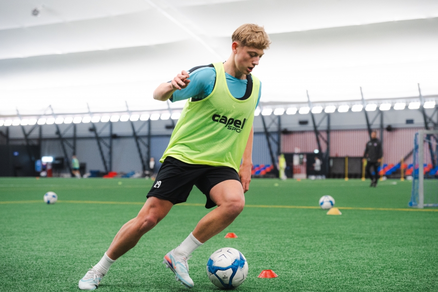 Aleksandr Šurõgin sai end reedel esimest korda Vladimir Vassiljevile näidata. Foto: Liisi Troska / jalgpall.ee