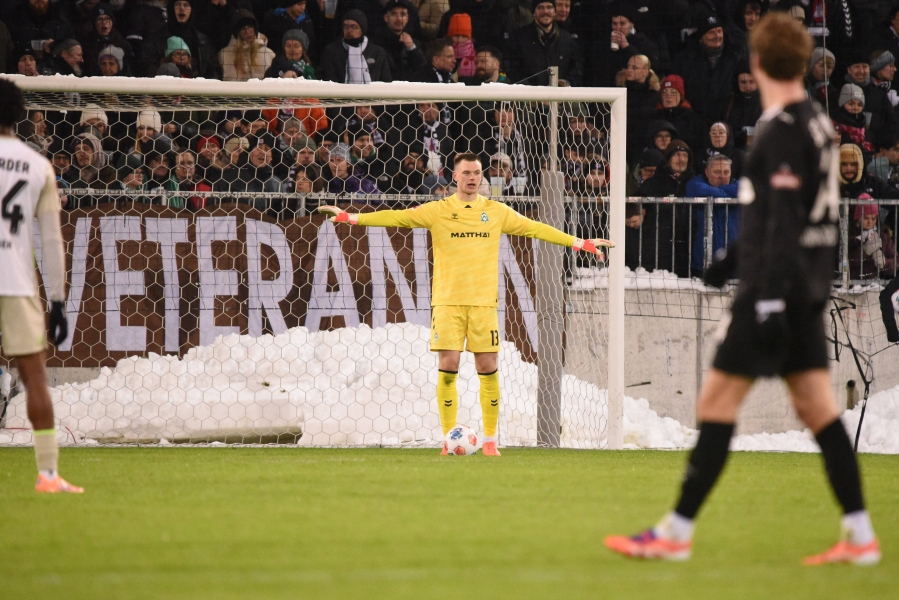 Karl Jakob Hein s&otilde;pruskohtumises Karol Metsa koduklubi St. Pauli vastu. Foto: Scanpix / Roberto Siedel / IMAGO / Lobeca