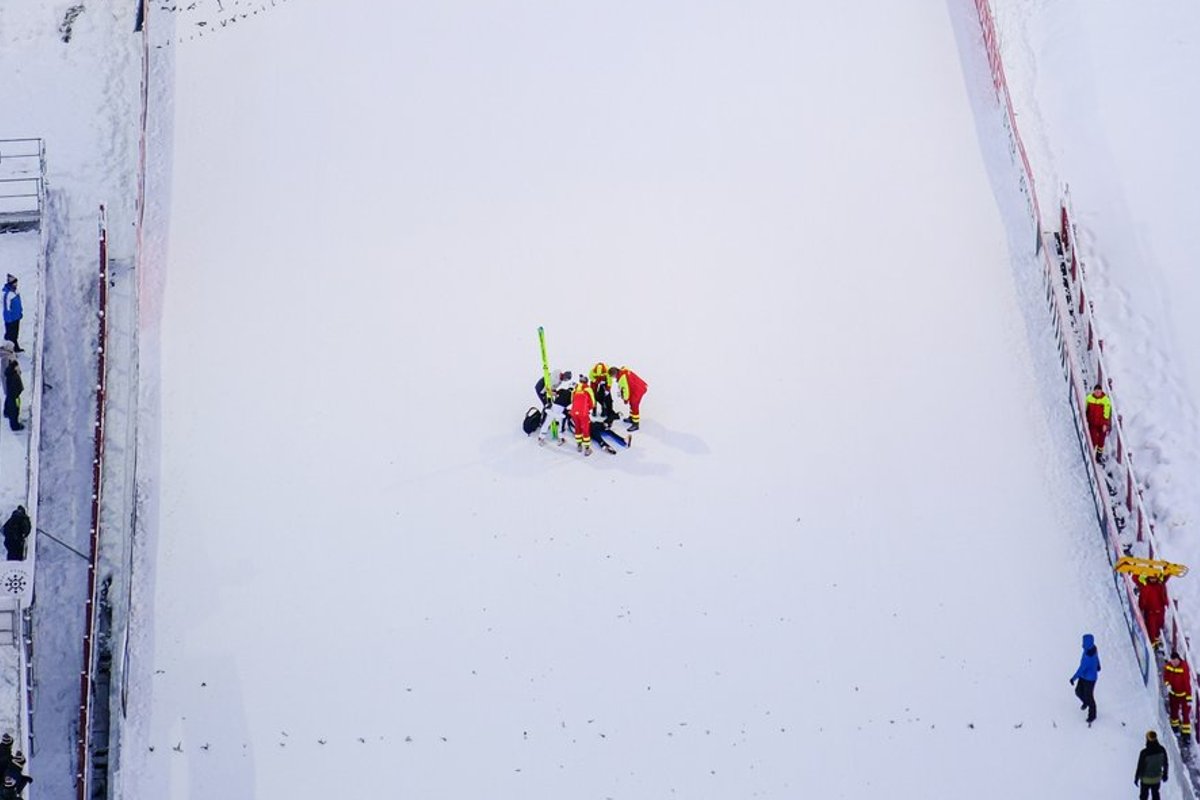 FOTO | Otepää MK-etapil kukkunud jaapanlase hooaeg on lõppenud, ees ootab operatsioon