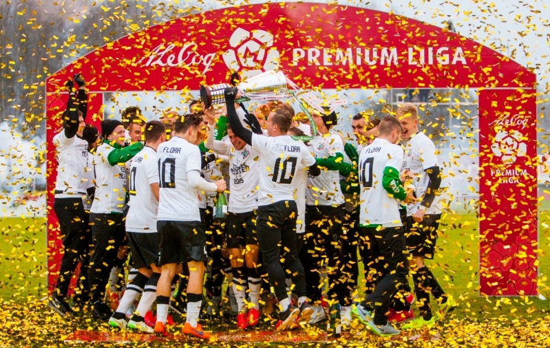 Flora 2015. aastal meistritiitlit t&auml;histamas. Foto: Gertrud Alatare