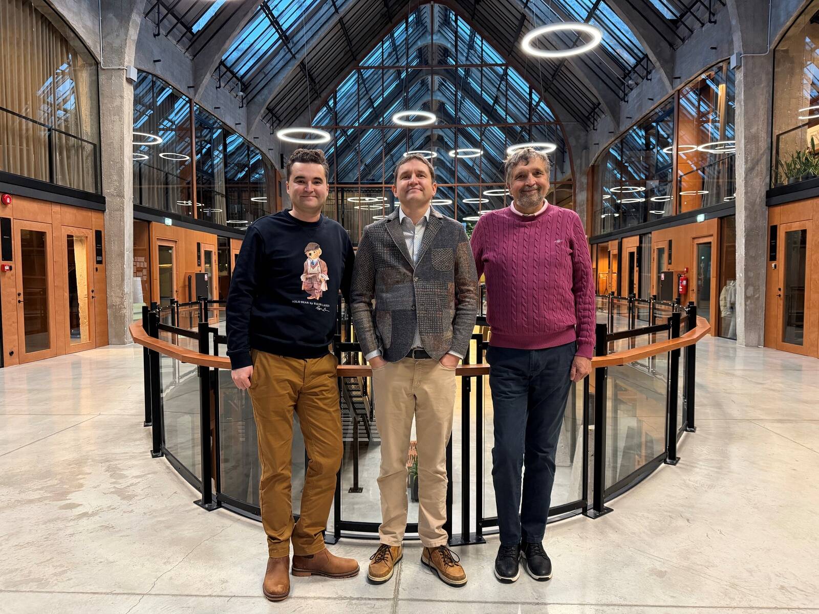 Fotol Matsimoka eestvedajad vennad Sten Inno, Jan Inno ja isa Aivar Inno.