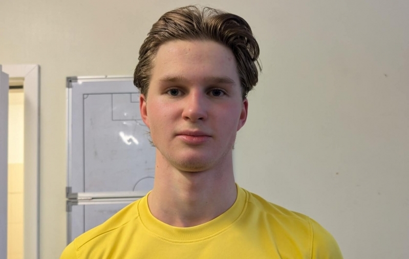 Mullu Esiliigas 15 väravat löönud ääreründaja sõlmis kolmeaastase lepingu Kuressaarega