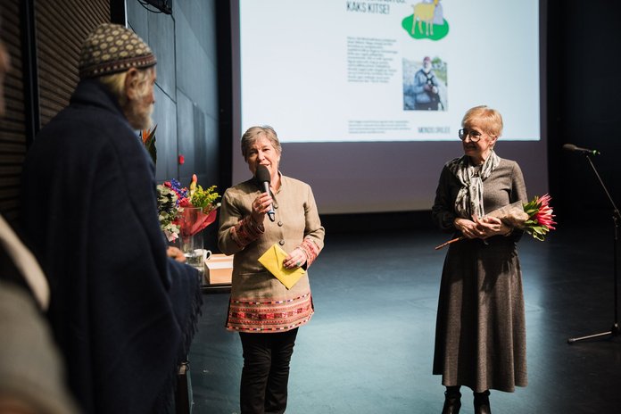 Dokigild ja kinoliit tegid Mark Soosaarele südamliku kingituse, mis ulatub kaugele. Kingitud kitsed Tiiu ja Yänku  ekavad Aafrikas ja võimaldavad sealsetel lesknaistel end elatada.