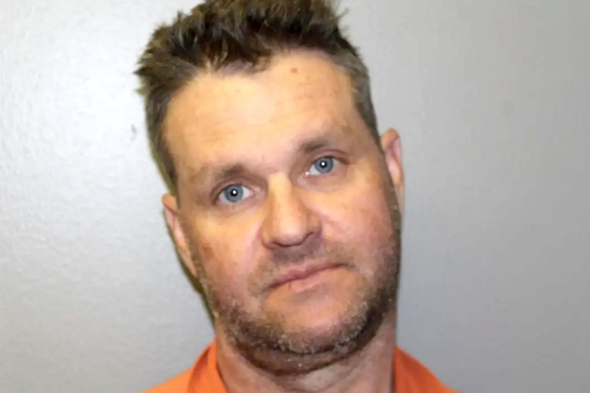 Sarja „Kodu korda“ staari üritas väikeveokiga alla ajada tema eksnaine. Mehe enda paturegister on pikk