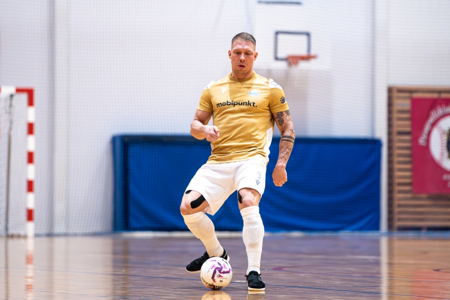 Peatreener annab aru - miks pole suurim väravakütt Trevor Elhi koondises?