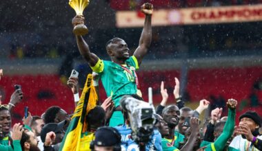 Senegali president premeeris Aafrika tšempioneid rahasumma ja maatükiga