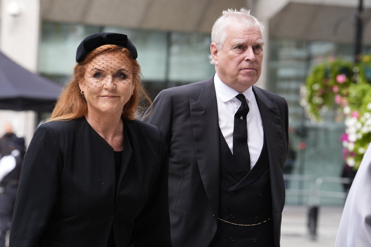 Andrew ja Sarah elavad viimaseid päevi Royal Lodge’is. Paar kolib lahku, kuid jääb laste ja lastelaste pärast suhtlema