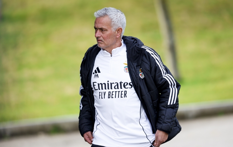 200 rahulolematut fänni käis treeningkeskuses Benfica juhtidelt selgitusi nõudmas