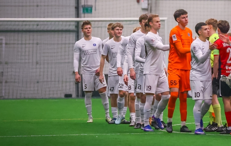 Tammeka eest mängib Taliturniiril Gambia poolkaitsja