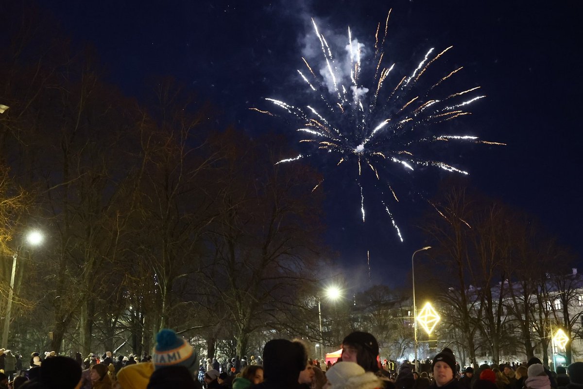 FOTOD | Rahvas on hoos! Tartus võeti uus aasta vastu kontserdiga Vabaduse puiesteel