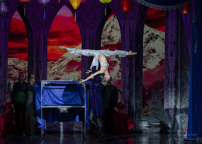 Keelenupp. Kuidas kaasaegne muutub kaasaegsemaks? | Kirjandus