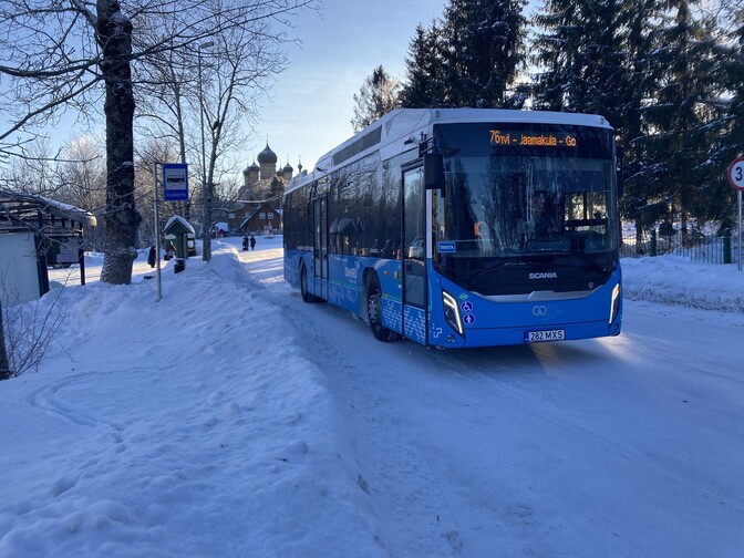 Eesti inimesed eelistavad ühistranspordile aina rohkem autoga sõitmist | Eesti