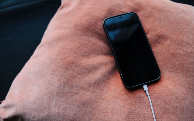 Elisa ja Telia sõnul võib mobiilioperaatori ülikiire vahetus tekitada segadust | Majandus