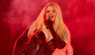 KUUM KLÕPS | Seksikad kaadrid paradiisisaarelt. Soome eurolaulik Erika Vikman näitab rannavormi