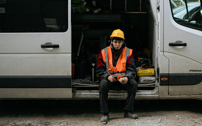 Ametiühingud: paindlikku tööaega lubav seadus nõrgendaks töötajate positsiooni | Eesti