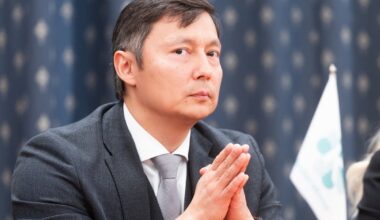 Nagu Peep Taimla? Mihhail Kõlvarti ülitugev päevitus lööb sotsiaalmeedias laineid