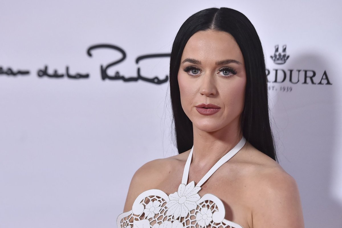 FOTO | Lauljatar Katy Perry veetis uue kallima sünnipäeva hoopis endise kihlatu seltsis