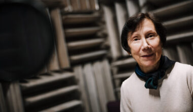 LR kuldasarjas ilmus täiendatud kujul Anu Lambi essee "Keeleuuenduse lõpmattu kurv" | Kirjandus