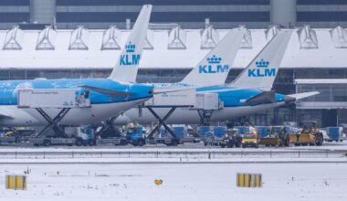 Amsterdami lennujaamas tühistati täna 700 lendu. Külma- ja lumekaos valitseb ka Prantsusmaal